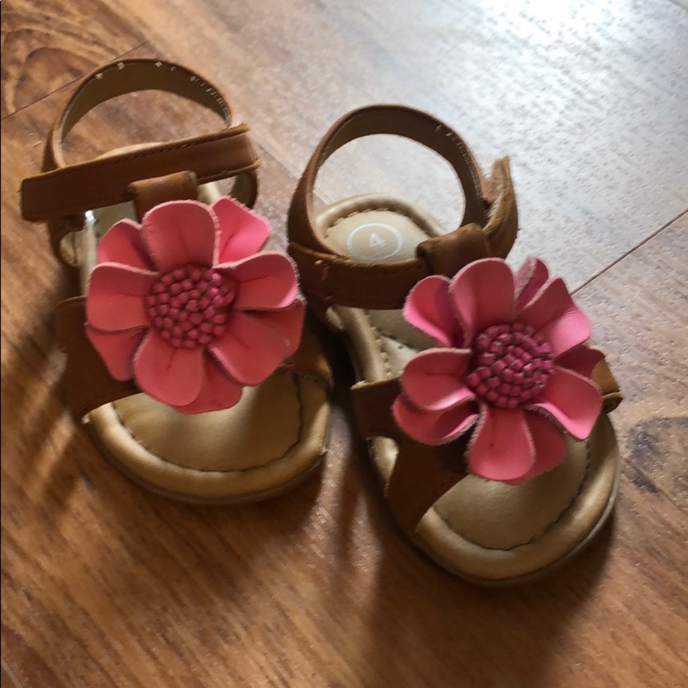 Adorable toddler sandals with pink flower detail